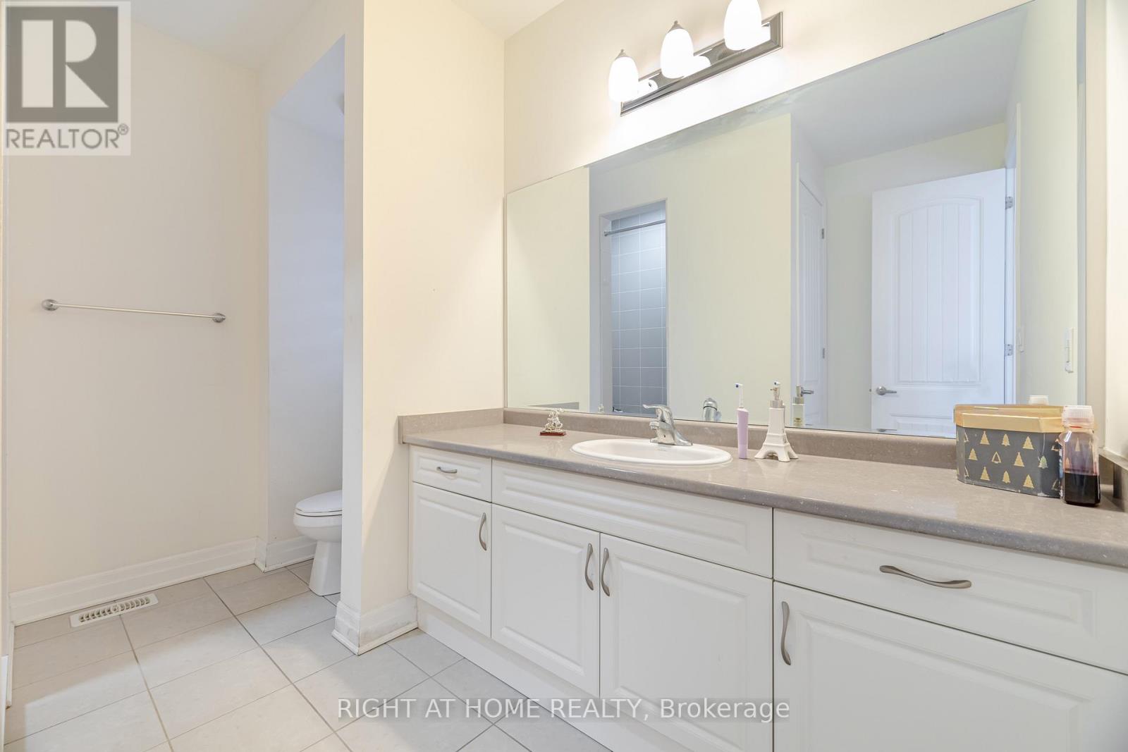 1311 (Upper) Whitney Terrace, Milton, Ontario  L9E 1K5 - Photo 31 - W12960952