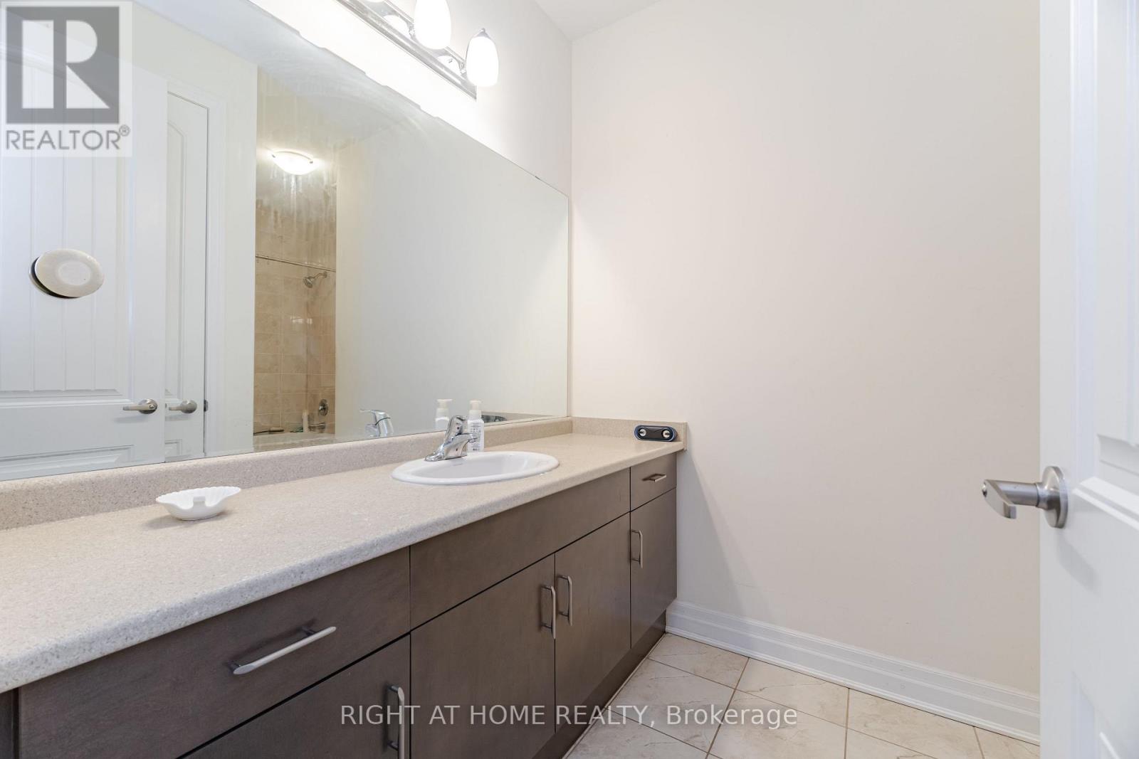 1311 (Upper) Whitney Terrace, Milton, Ontario  L9E 1K5 - Photo 37 - W12960952