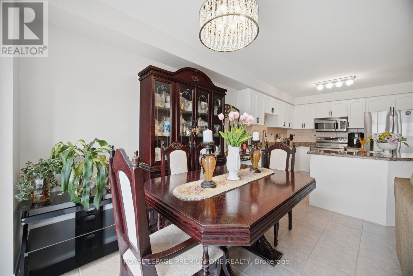 64 Mare Crescent, Toronto, Ontario  M9W 7E7 - Photo 11 - W12961000