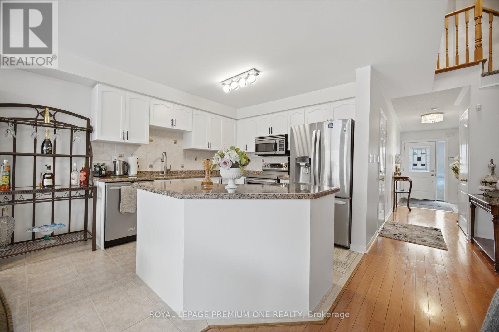 64 Mare Crescent, Toronto, Ontario  M9W 7E7 - Photo 16 - W12961000