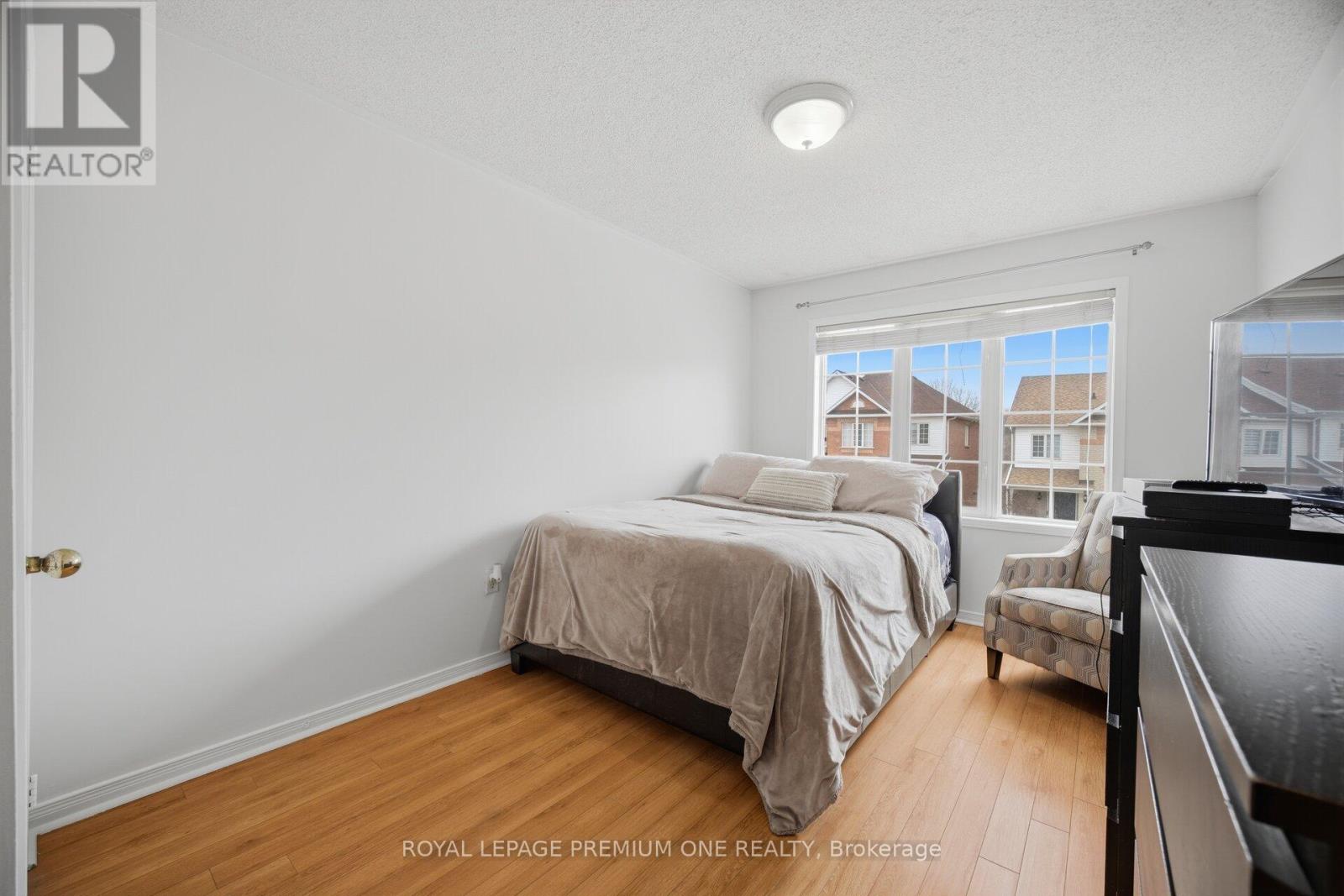 64 Mare Crescent, Toronto, Ontario  M9W 7E7 - Photo 29 - W12961000