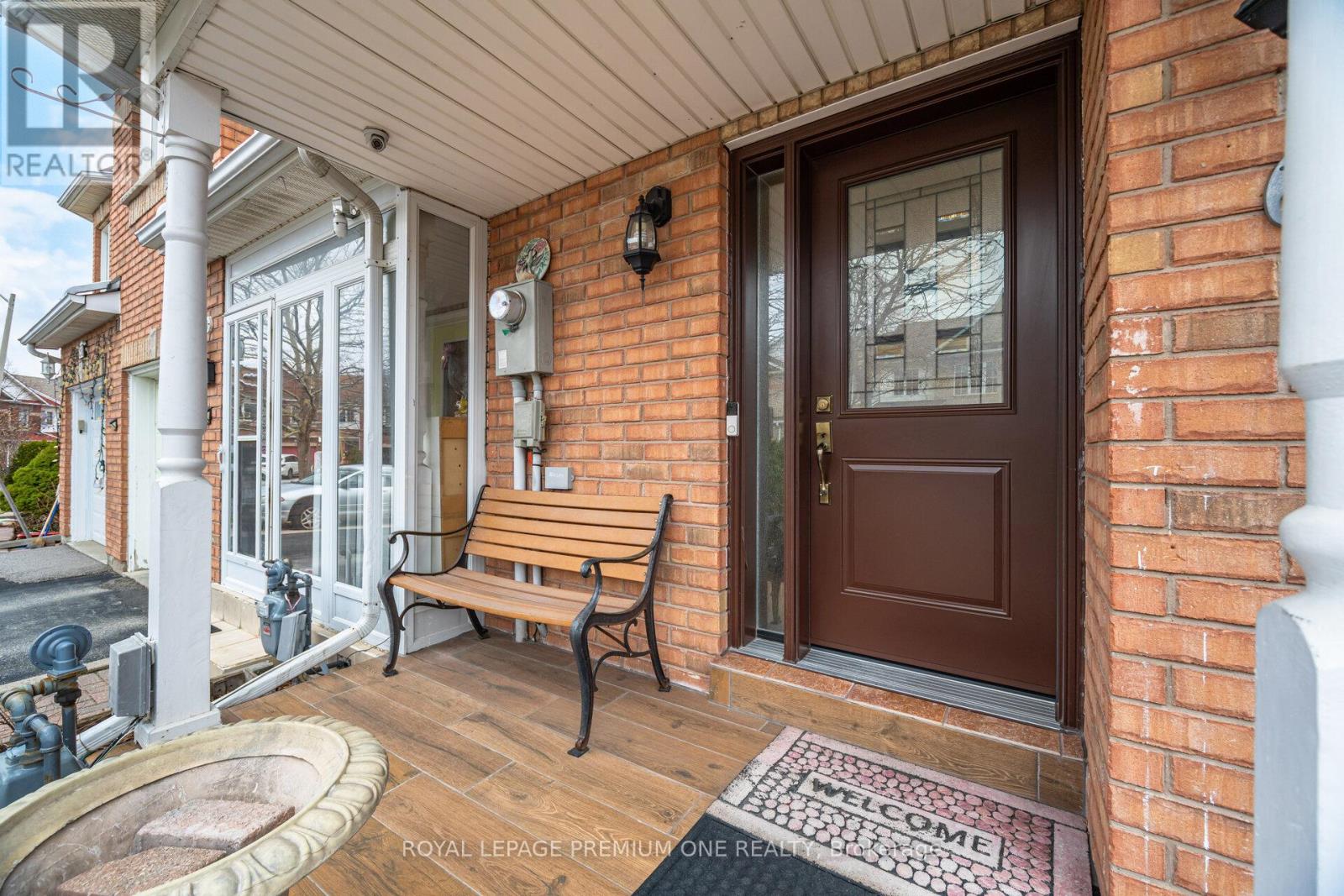 64 Mare Crescent, Toronto, Ontario  M9W 7E7 - Photo 3 - W12961000