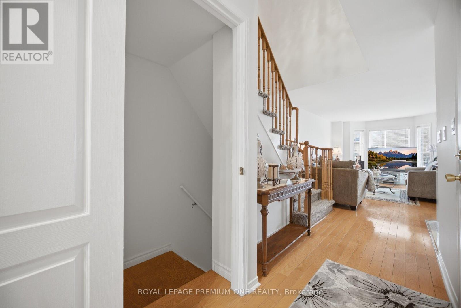 64 Mare Crescent, Toronto, Ontario  M9W 7E7 - Photo 34 - W12961000