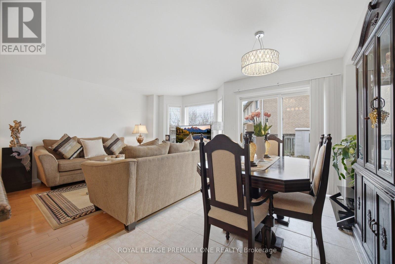 64 Mare Crescent, Toronto, Ontario  M9W 7E7 - Photo 9 - W12961000