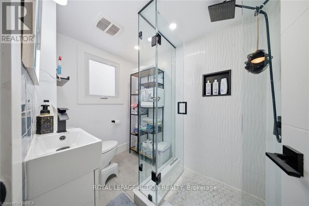 13 Devonport Street, Hamilton, Ontario  L8R 3C5 - Photo 18 - X12960992