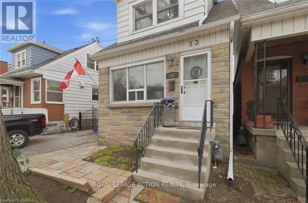 13 Devonport Street, Hamilton, Ontario  L8R 3C5 - Photo 3 - X12960992