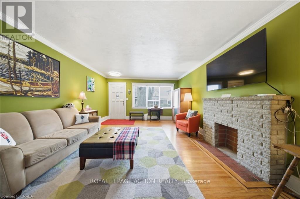 13 Devonport Street, Hamilton, Ontario  L8R 3C5 - Photo 6 - X12960992