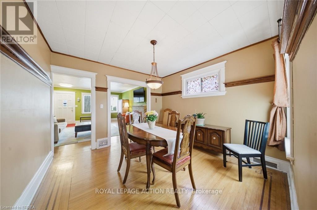 13 Devonport Street, Hamilton, Ontario  L8R 3C5 - Photo 9 - X12960992