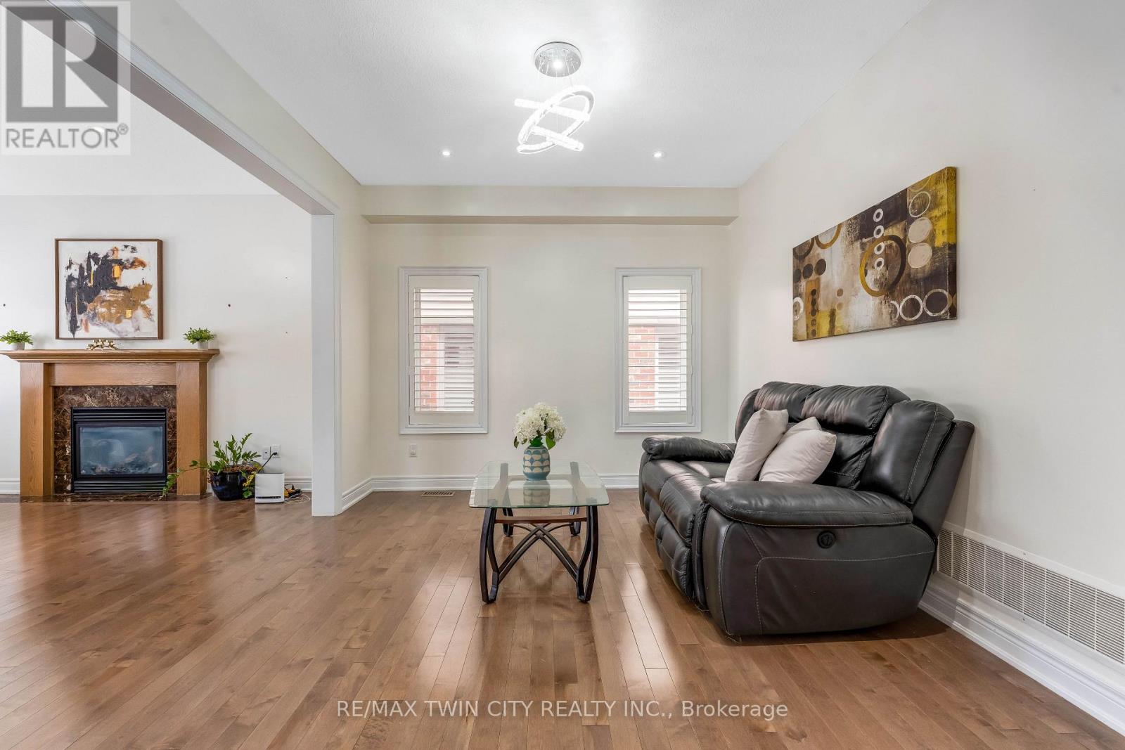 145 Redtail Street, Kitchener, Ontario  N2K 4J5 - Photo 6 - X12960996