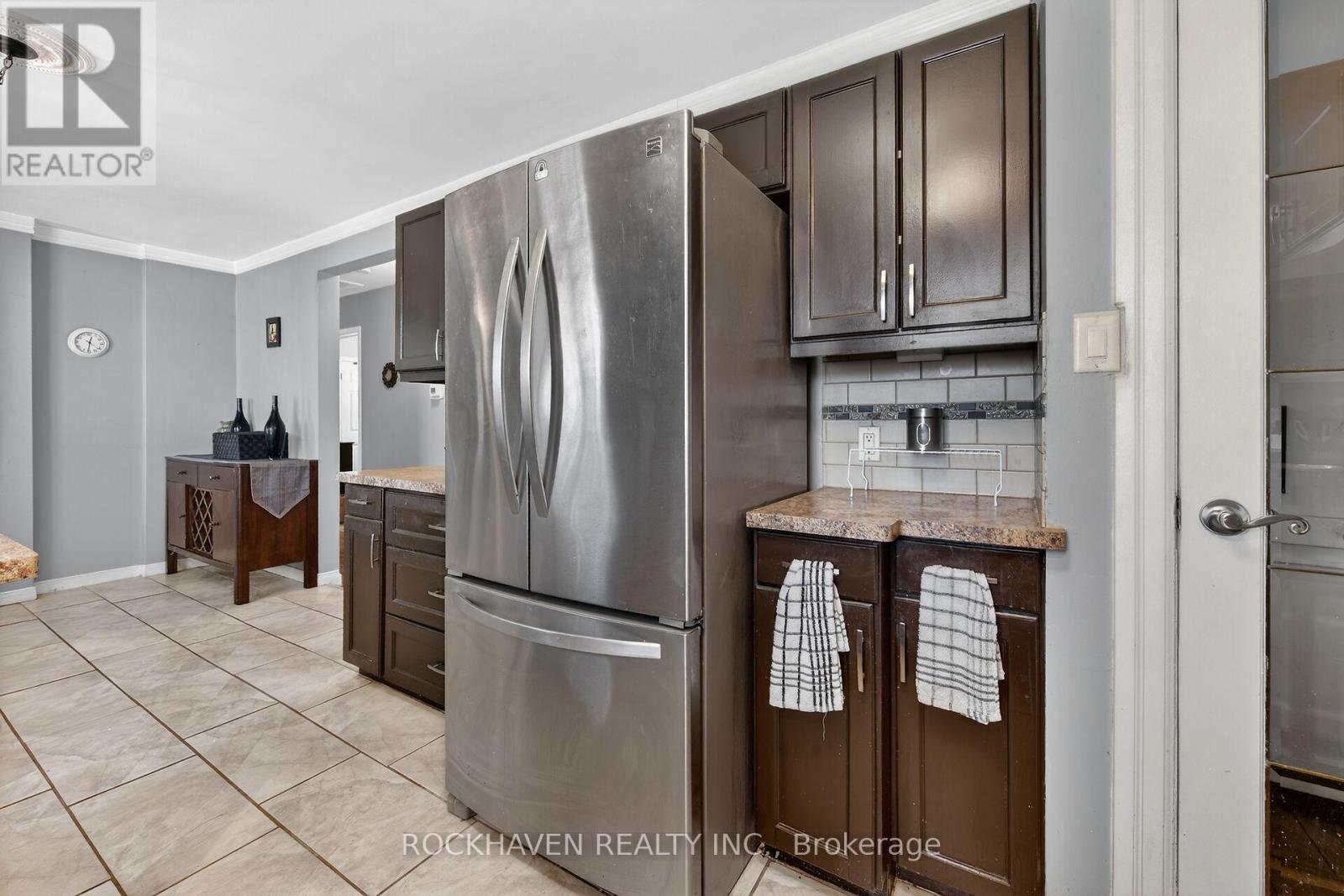 4569 Mitchell Avenue, Niagara Falls, Ontario  L2E 6R6 - Photo 11 - X12961040