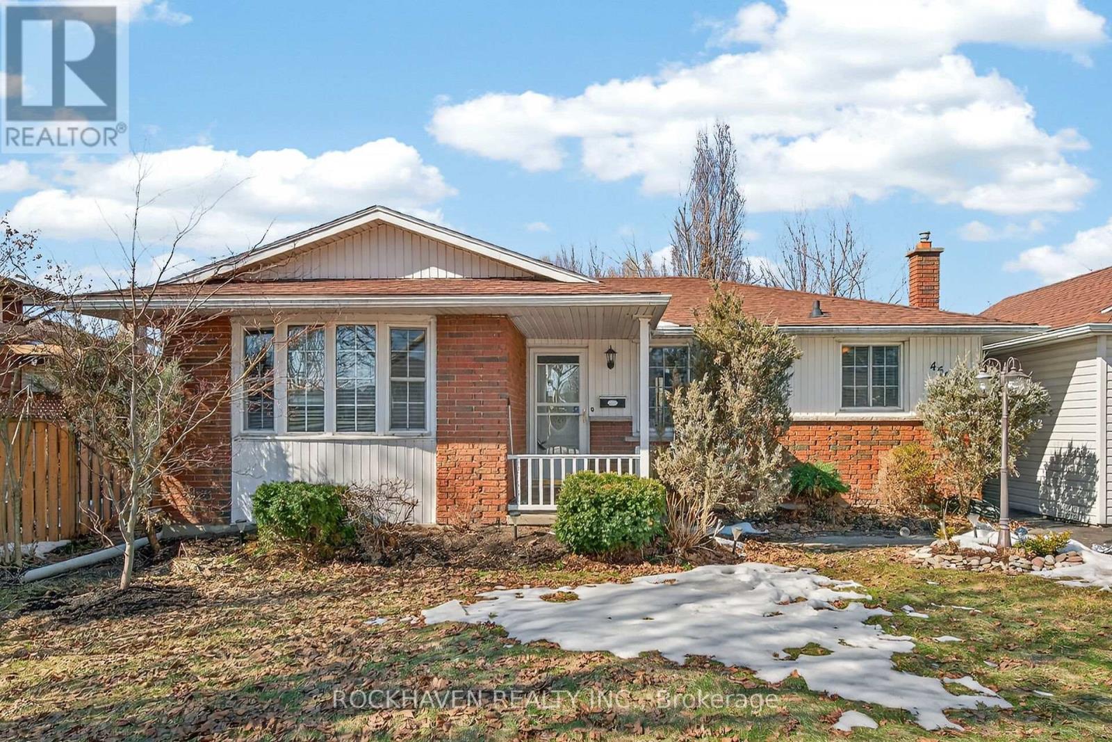 4569 Mitchell Avenue, Niagara Falls, Ontario  L2E 6R6 - Photo 2 - X12961040