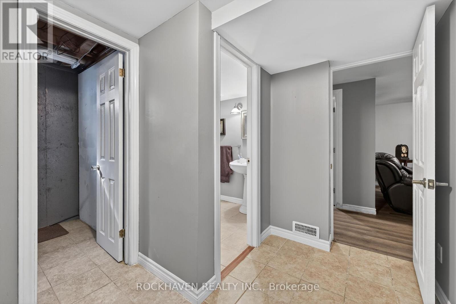 4569 Mitchell Avenue, Niagara Falls, Ontario  L2E 6R6 - Photo 28 - X12961040