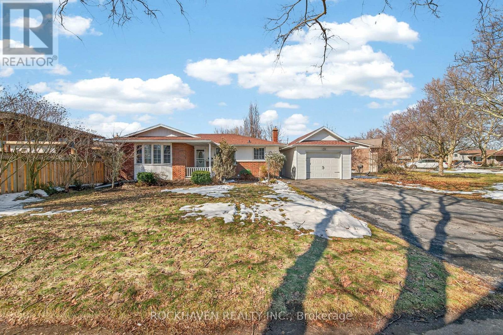 4569 Mitchell Avenue, Niagara Falls, Ontario  L2E 6R6 - Photo 3 - X12961040