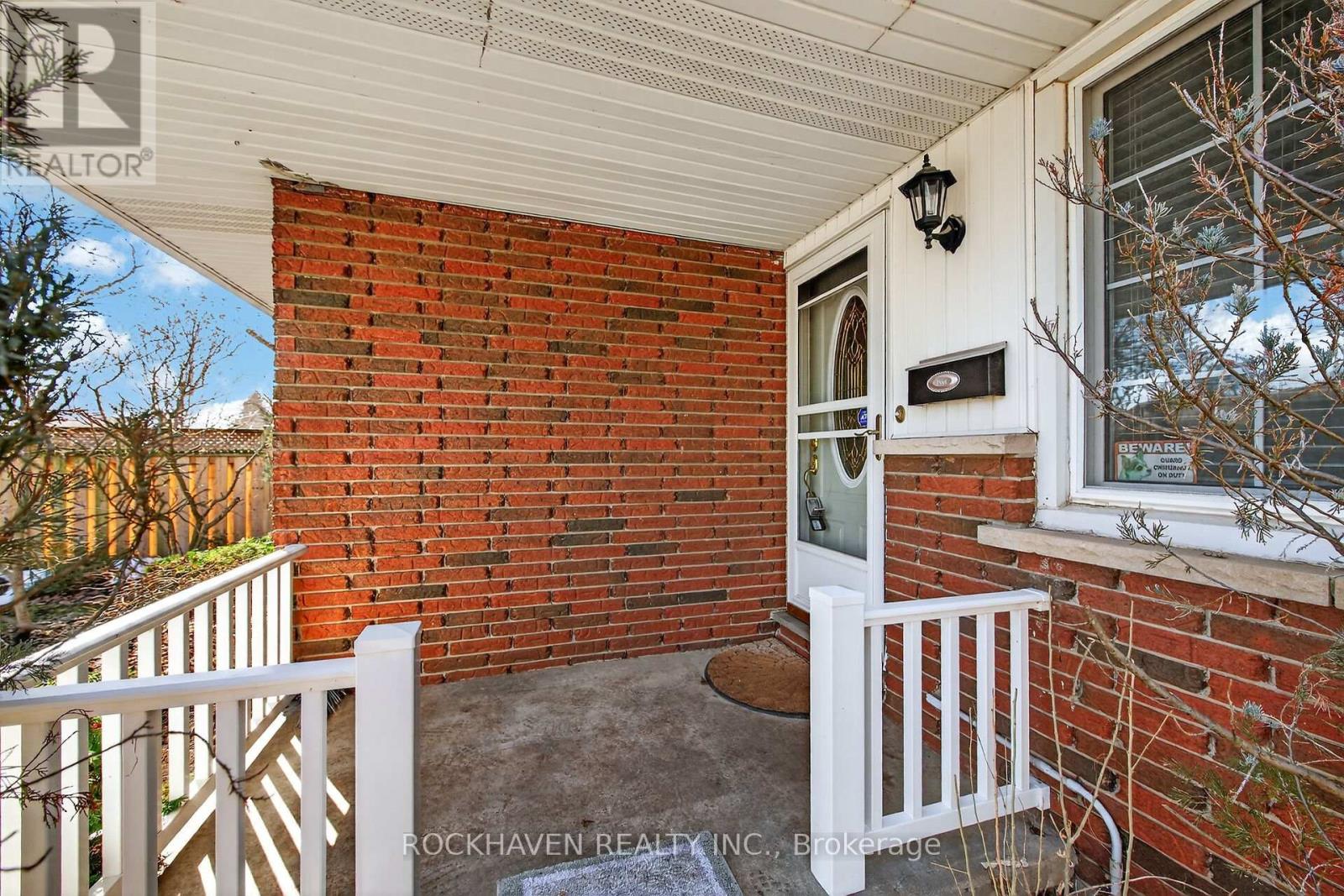 4569 Mitchell Avenue, Niagara Falls, Ontario  L2E 6R6 - Photo 4 - X12961040