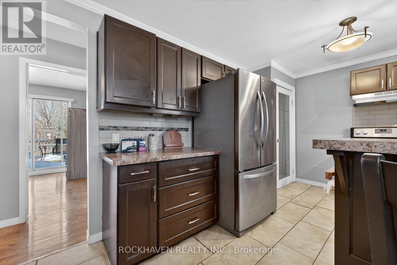 4569 Mitchell Avenue, Niagara Falls, Ontario  L2E 6R6 - Photo 8 - X12961040