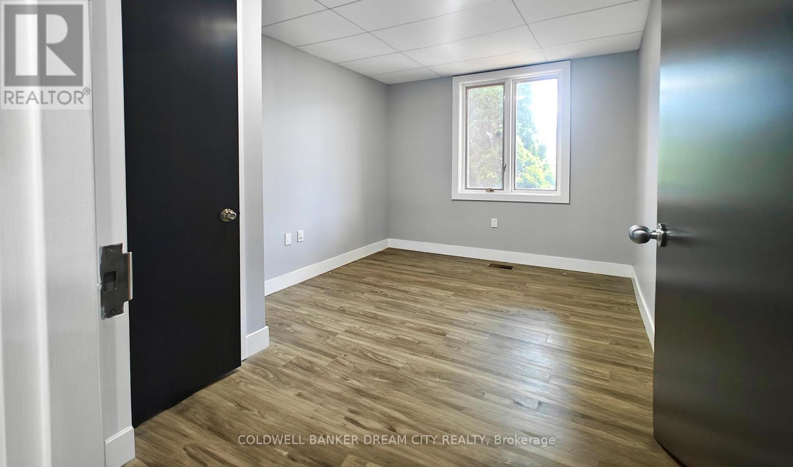 93 Main Street, Chatham-Kent, Ontario  N0P 1T0 - Photo 24 - X12961056