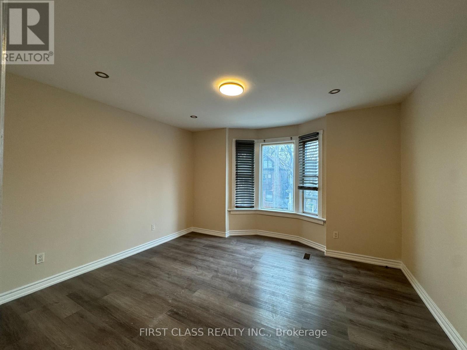 Main - 30 Endean Avenue, Toronto, Ontario  M4M 1W6 - Photo 10 - E12898848