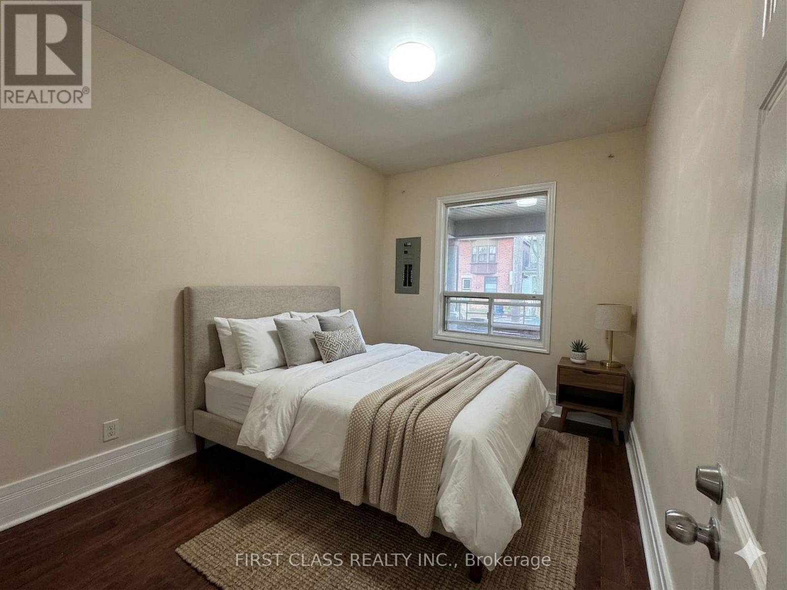 Main - 30 Endean Avenue, Toronto, Ontario  M4M 1W6 - Photo 3 - E12898848