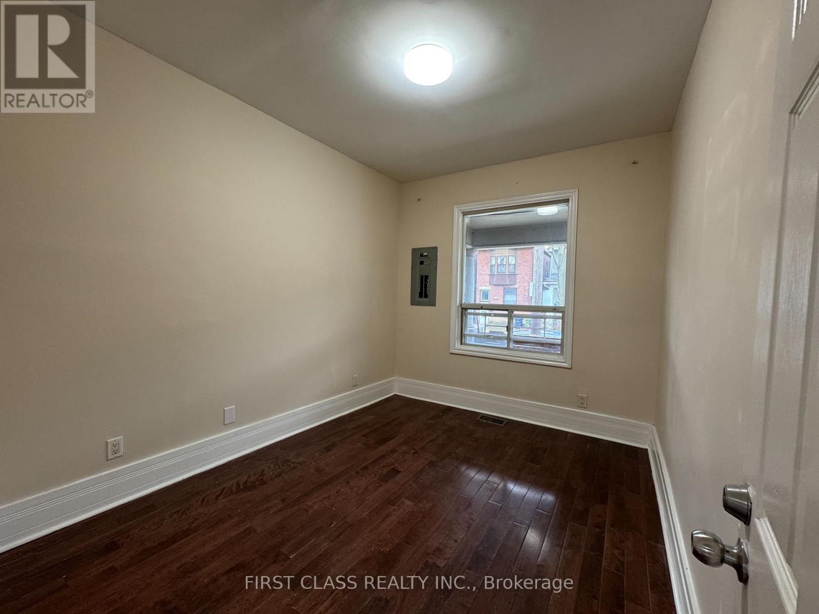 Main - 30 Endean Avenue, Toronto, Ontario  M4M 1W6 - Photo 4 - E12898848