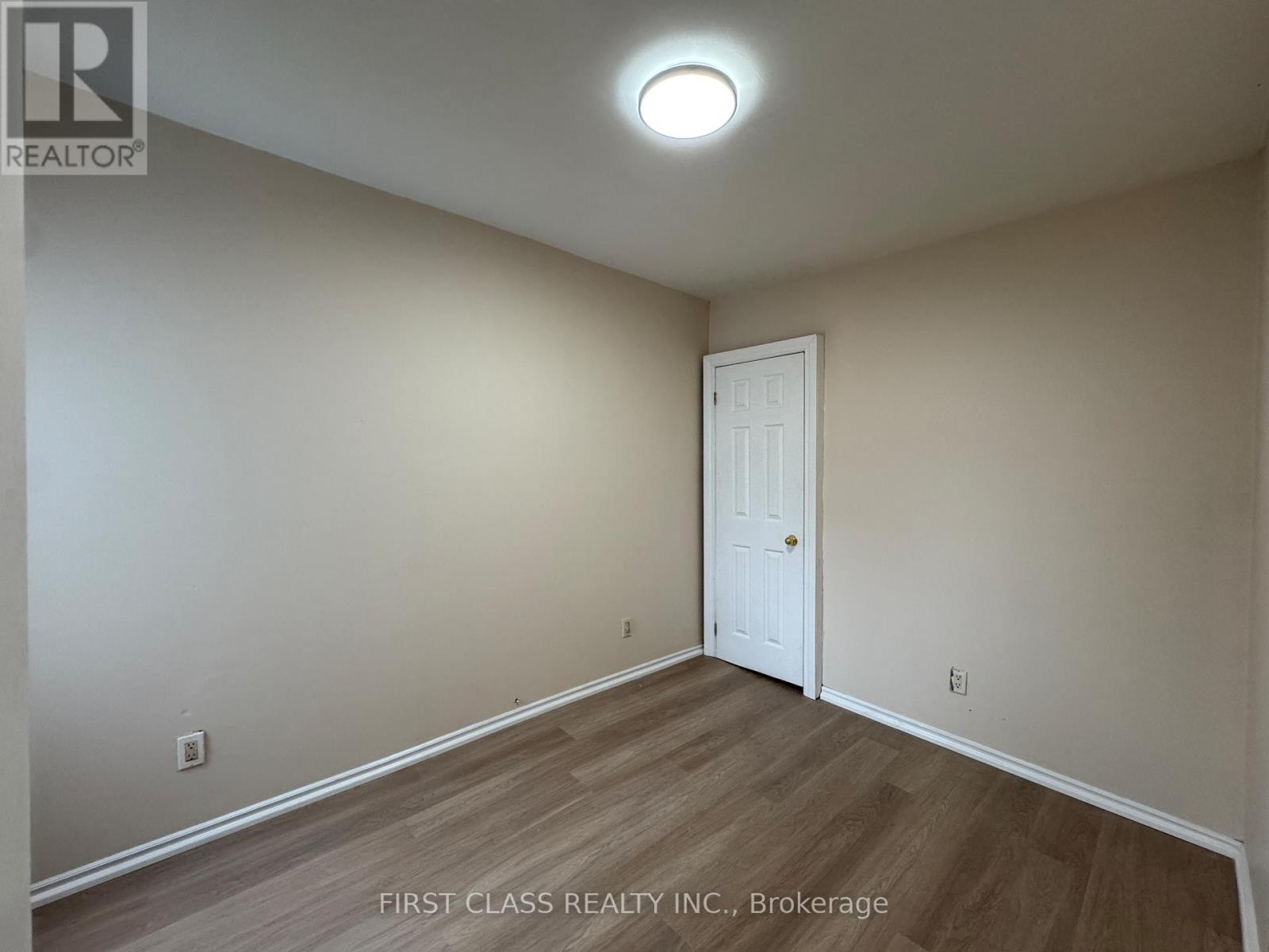 Main - 30 Endean Avenue, Toronto, Ontario  M4M 1W6 - Photo 8 - E12898848