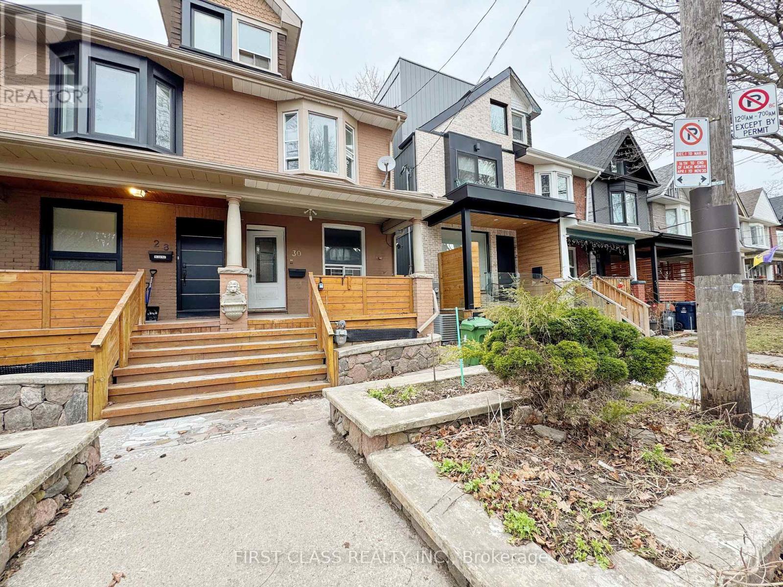 Main - 30 Endean Avenue, Toronto, Ontario  M4M 1W6 - Photo 1 - E12898848