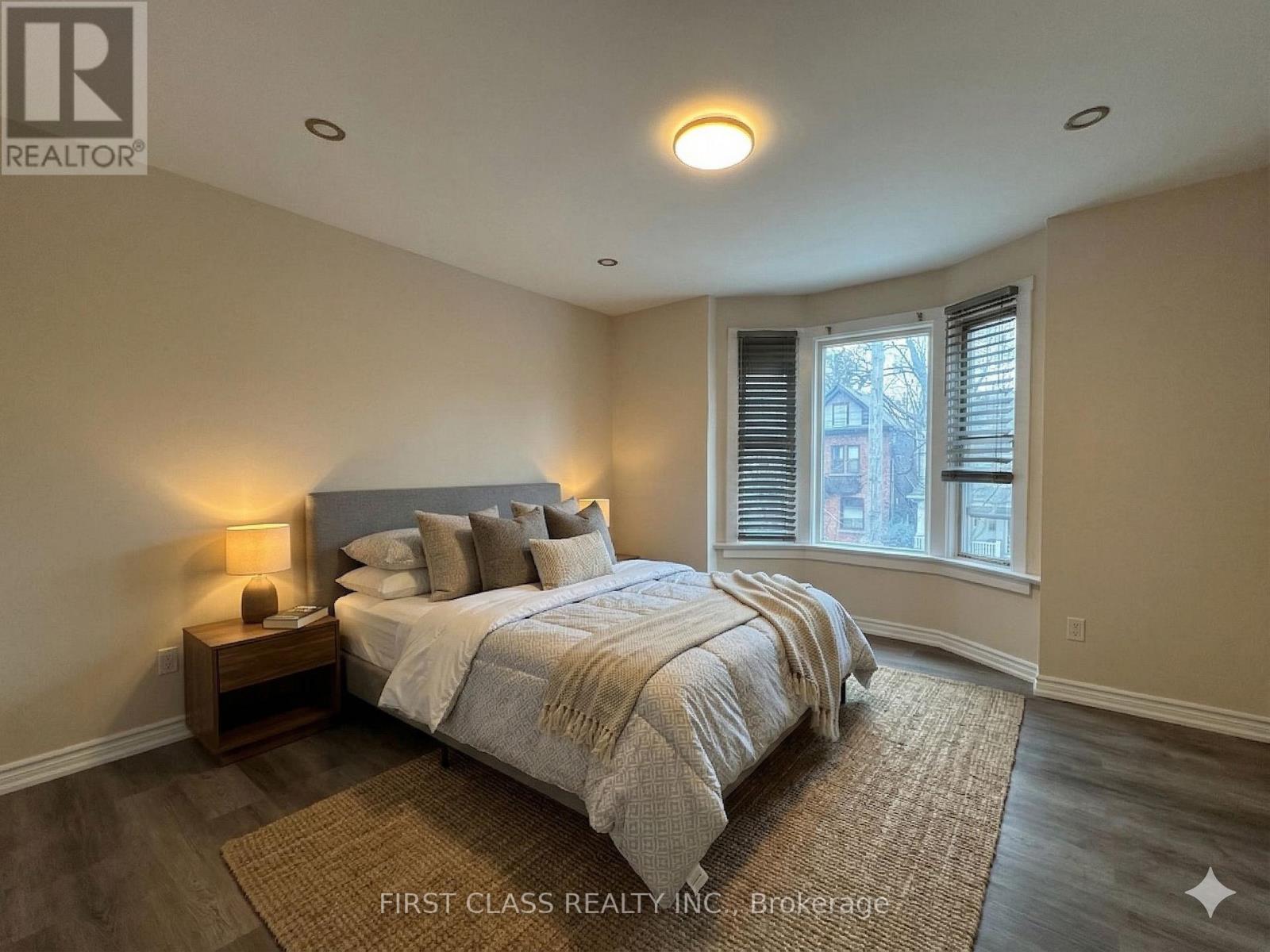 Main - 30 Endean Avenue, Toronto, Ontario  M4M 1W6 - Photo 9 - E12898848