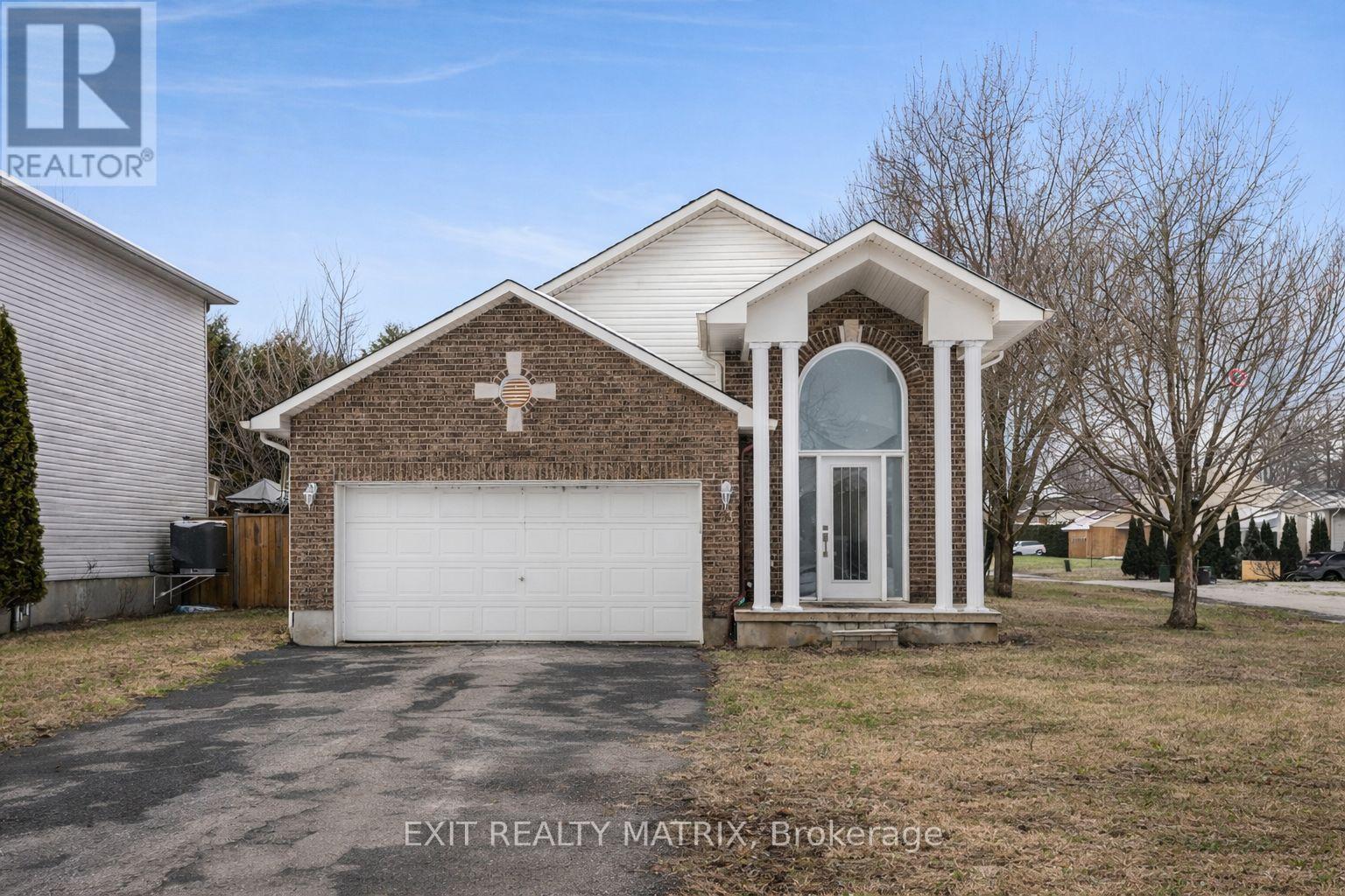 403 CENTENAIRE STREET, Russell, Ontario