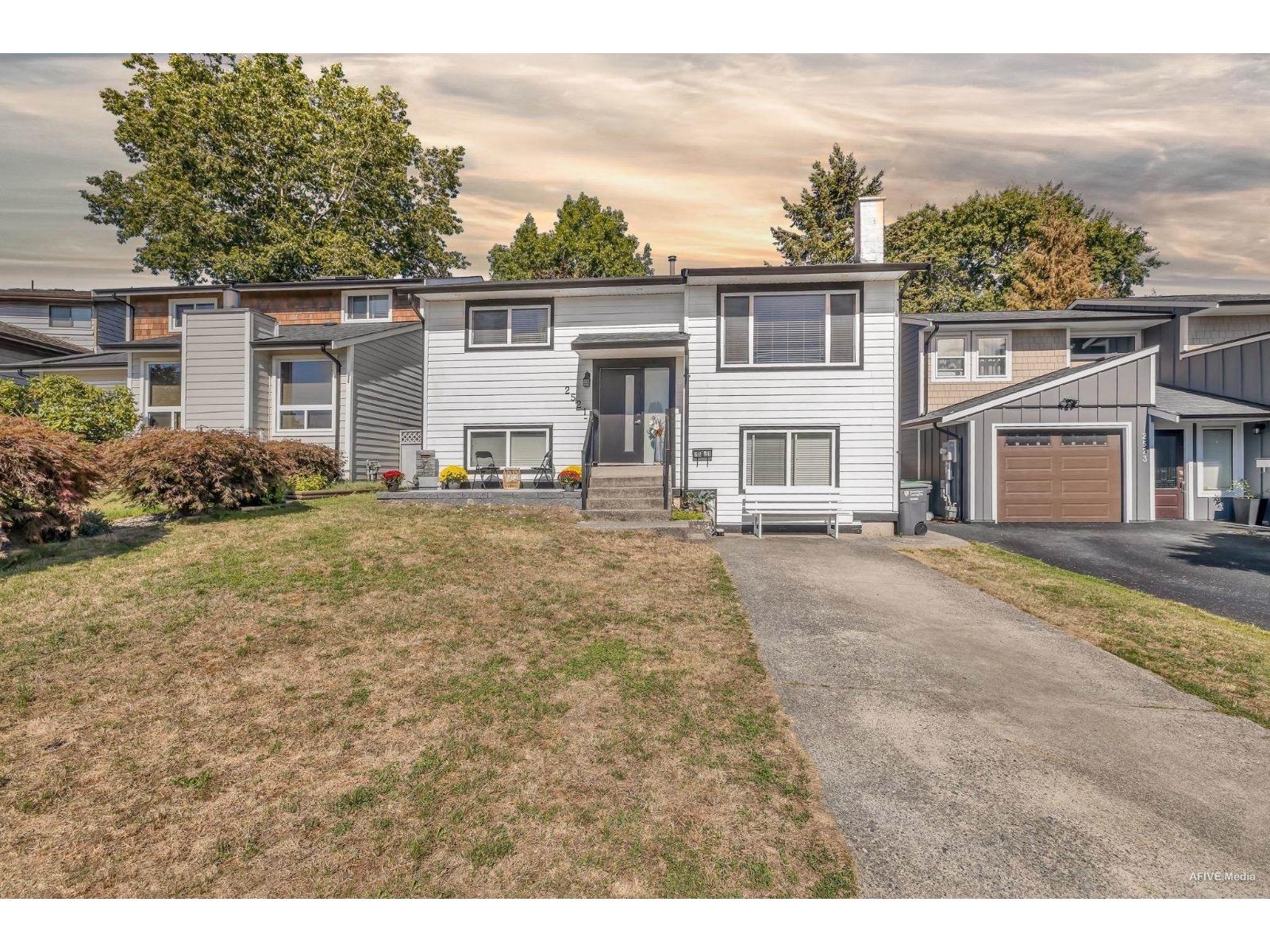 2521 WILDING CRESCENT, Langley, British Columbia