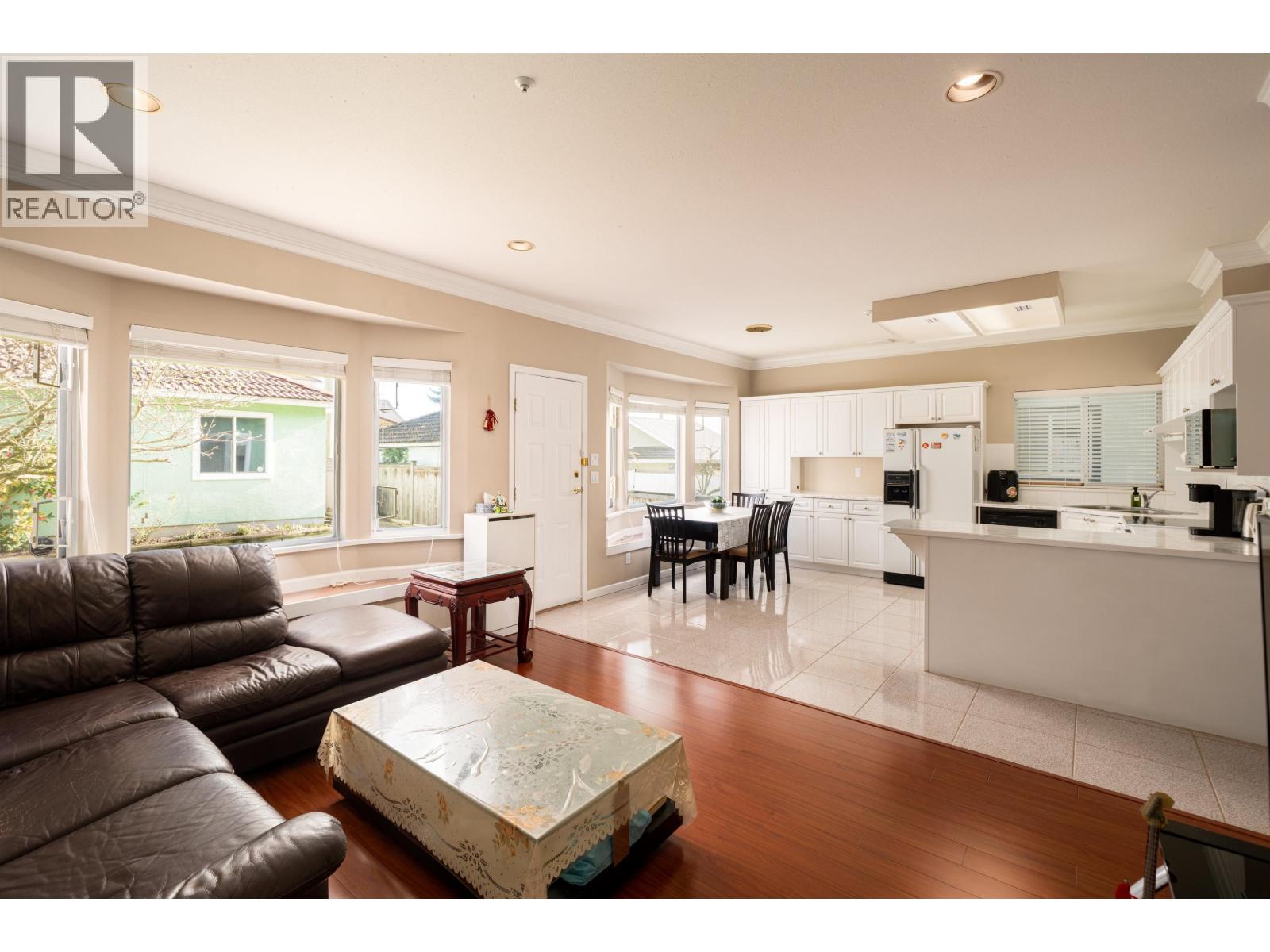 Listing Picture 11 of 23 : 8162 HAIG STREET, Vancouver / 溫哥華 - 魯藝地產 Yvonne Lu Group - MLS Medallion Club Member