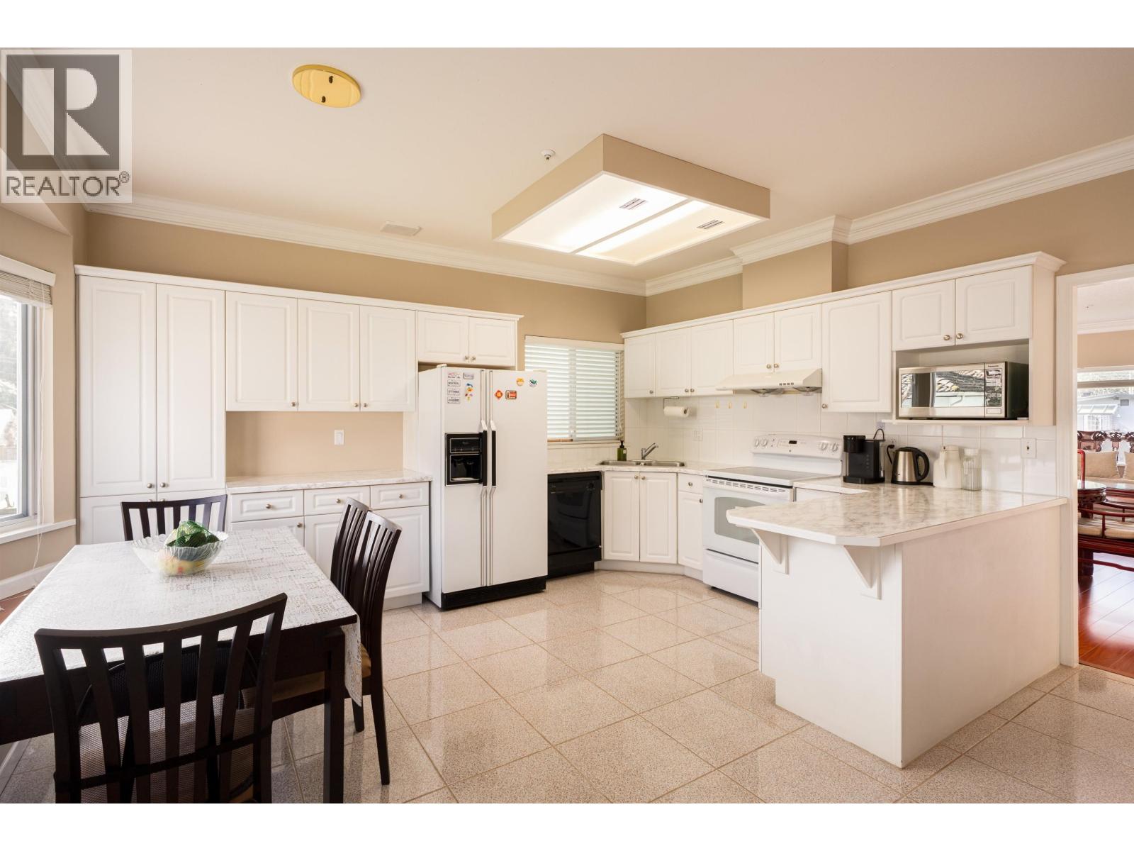 Listing Picture 12 of 23 : 8162 HAIG STREET, Vancouver / 溫哥華 - 魯藝地產 Yvonne Lu Group - MLS Medallion Club Member