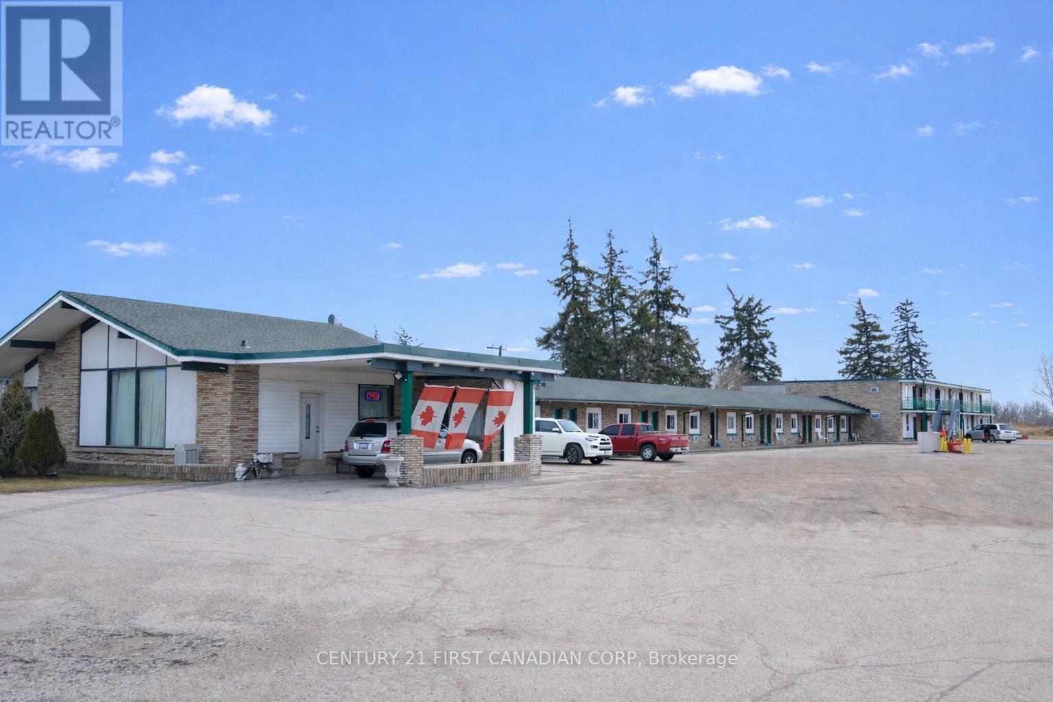 1701 London Line, Sarnia, Ontario  N7W 1B1 - Photo 2 - X12961106