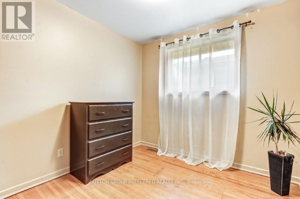 34 Wexford Avenue, London East, Ontario  N5V 1L7 - Photo 11 - X12961150