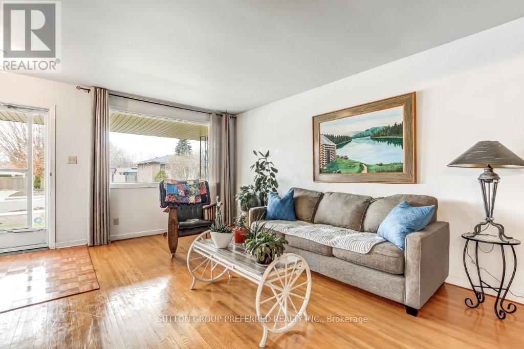 34 Wexford Avenue, London East, Ontario  N5V 1L7 - Photo 3 - X12961150