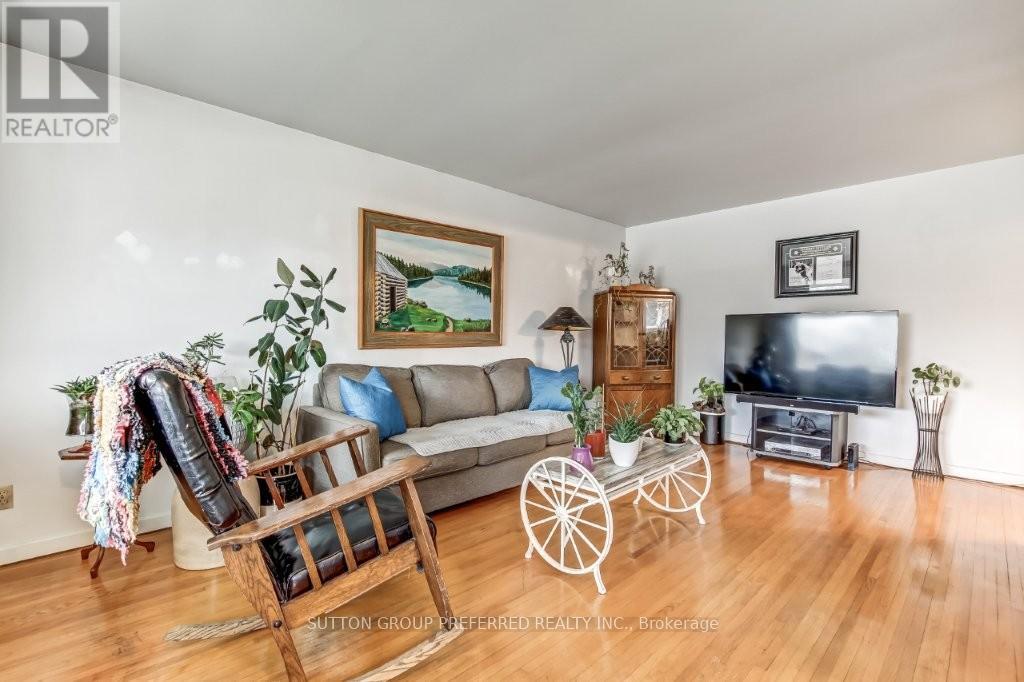 34 Wexford Avenue, London East, Ontario  N5V 1L7 - Photo 4 - X12961150