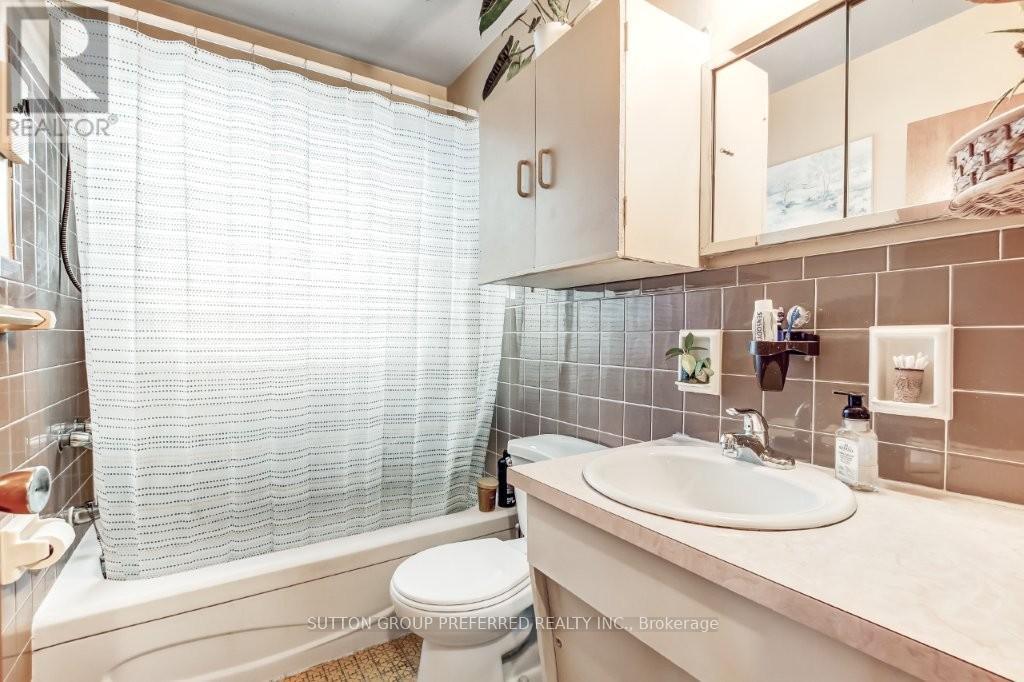 34 Wexford Avenue, London East, Ontario  N5V 1L7 - Photo 7 - X12961150