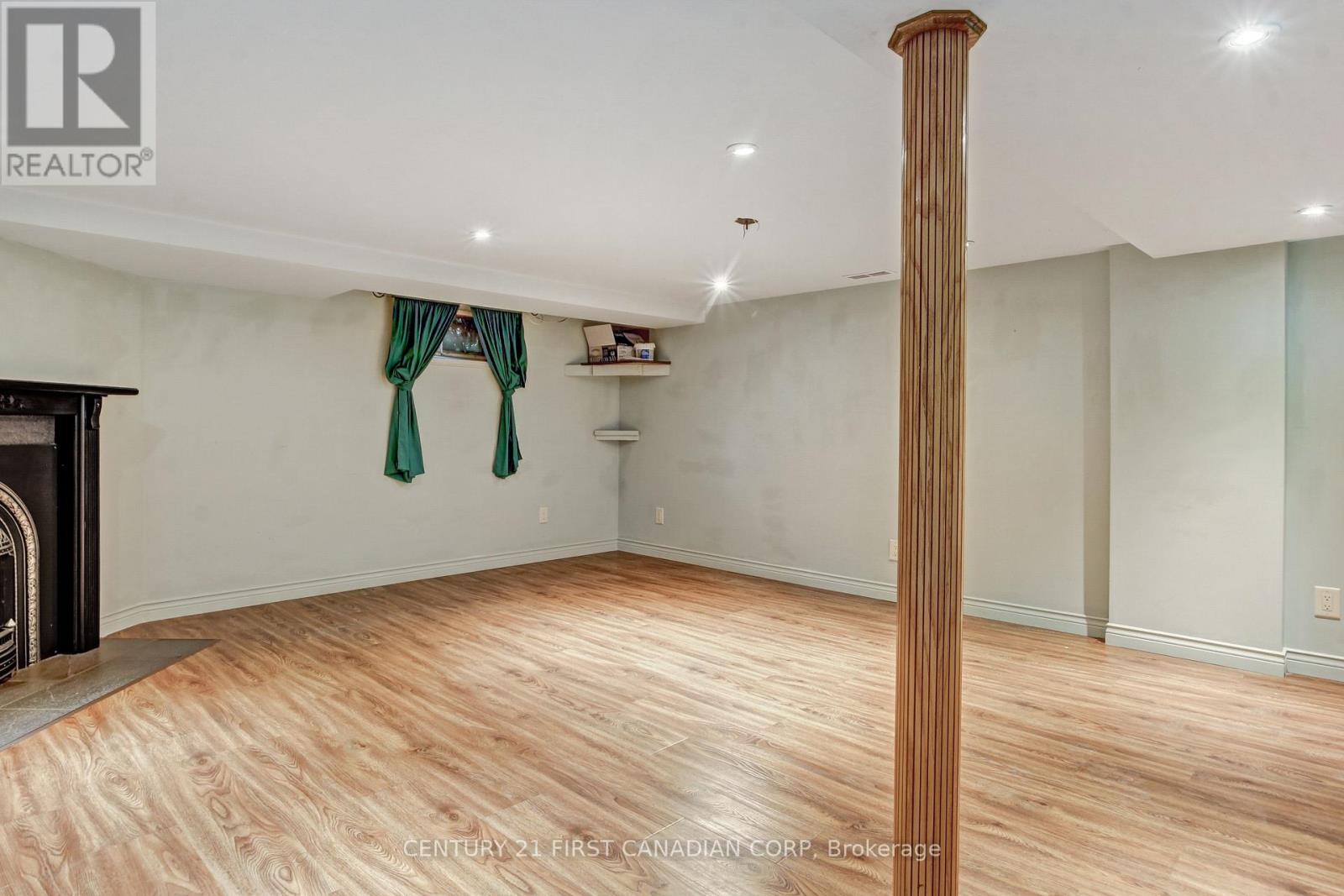 26 Grand Avenue, Chatham-Kent, Ontario  N8A 4J9 - Photo 21 - X12961176