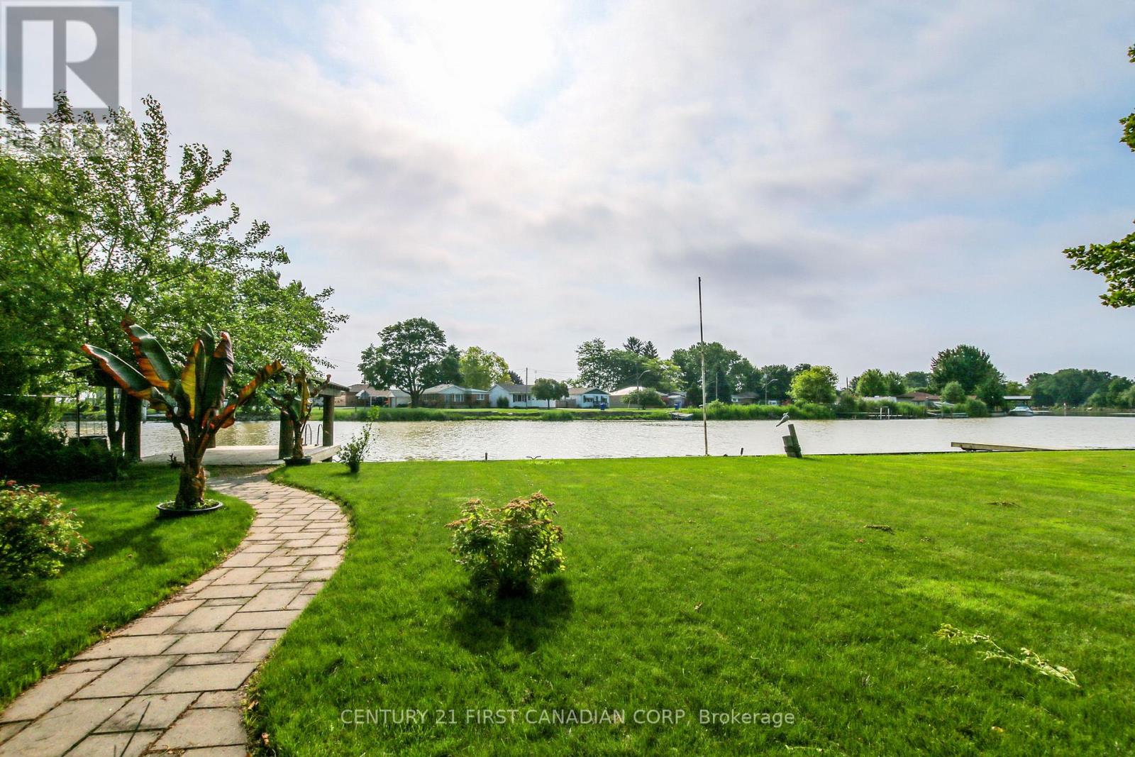 26 Grand Avenue, Chatham-Kent, Ontario  N8A 4J9 - Photo 33 - X12961176