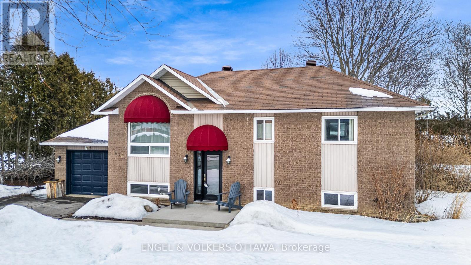 2437 HENRI MENARD COURT, Clarence-Rockland, Ontario
