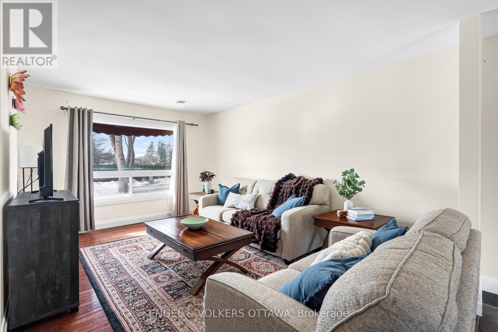 2437 Henri Menard Court, Clarence-Rockland, Ontario  K0A 2A0 - Photo 13 - X12961080