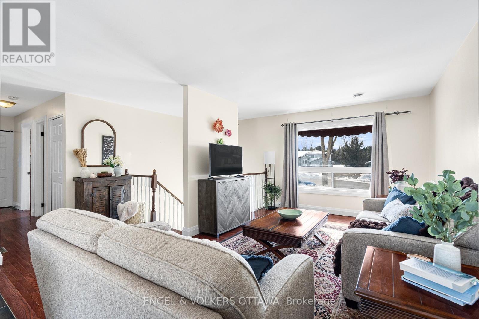 2437 Henri Menard Court, Clarence-Rockland, Ontario  K0A 2A0 - Photo 14 - X12961080