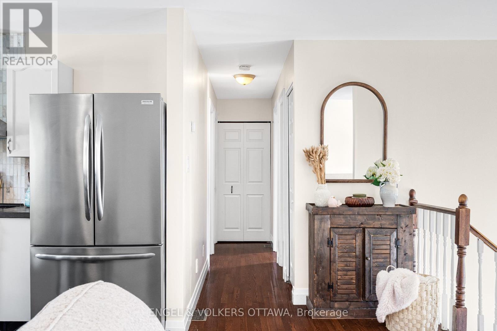 2437 Henri Menard Court, Clarence-Rockland, Ontario  K0A 2A0 - Photo 15 - X12961080