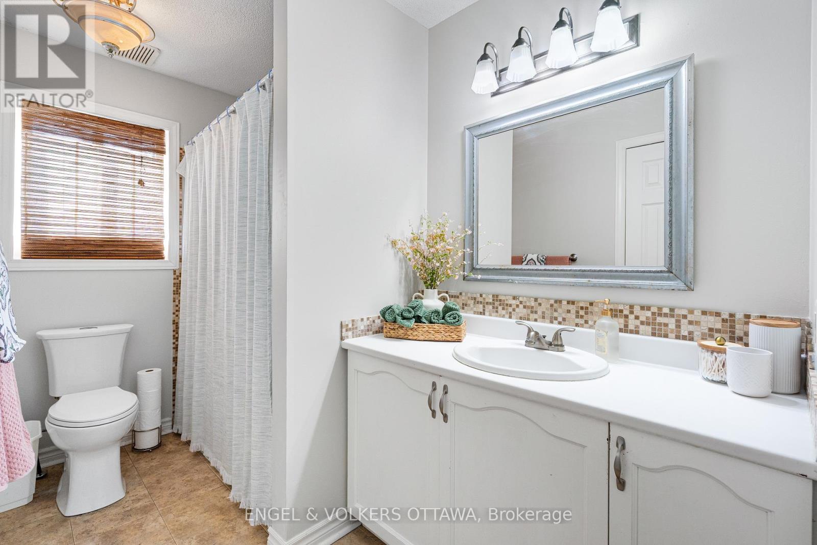 2437 Henri Menard Court, Clarence-Rockland, Ontario  K0A 2A0 - Photo 19 - X12961080