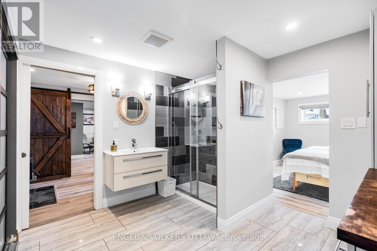 2437 Henri Menard Court, Clarence-Rockland, Ontario  K0A 2A0 - Photo 30 - X12961080