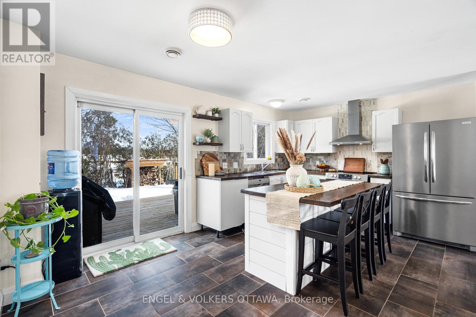 2437 Henri Menard Court, Clarence-Rockland, Ontario  K0A 2A0 - Photo 9 - X12961080