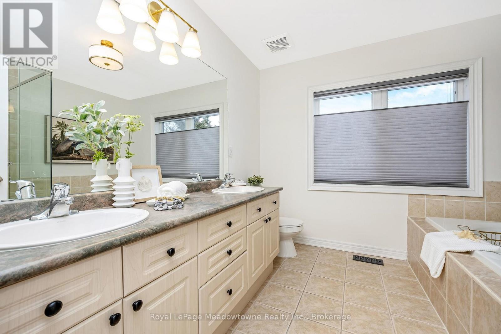 49 Mill Street, Milton, Ontario  L9T 1R7 - Photo 19 - W12961160