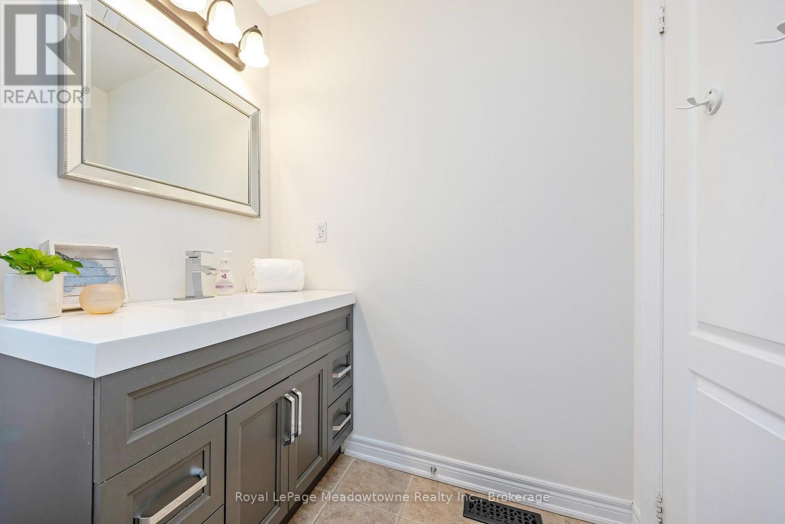 49 Mill Street, Milton, Ontario  L9T 1R7 - Photo 28 - W12961160