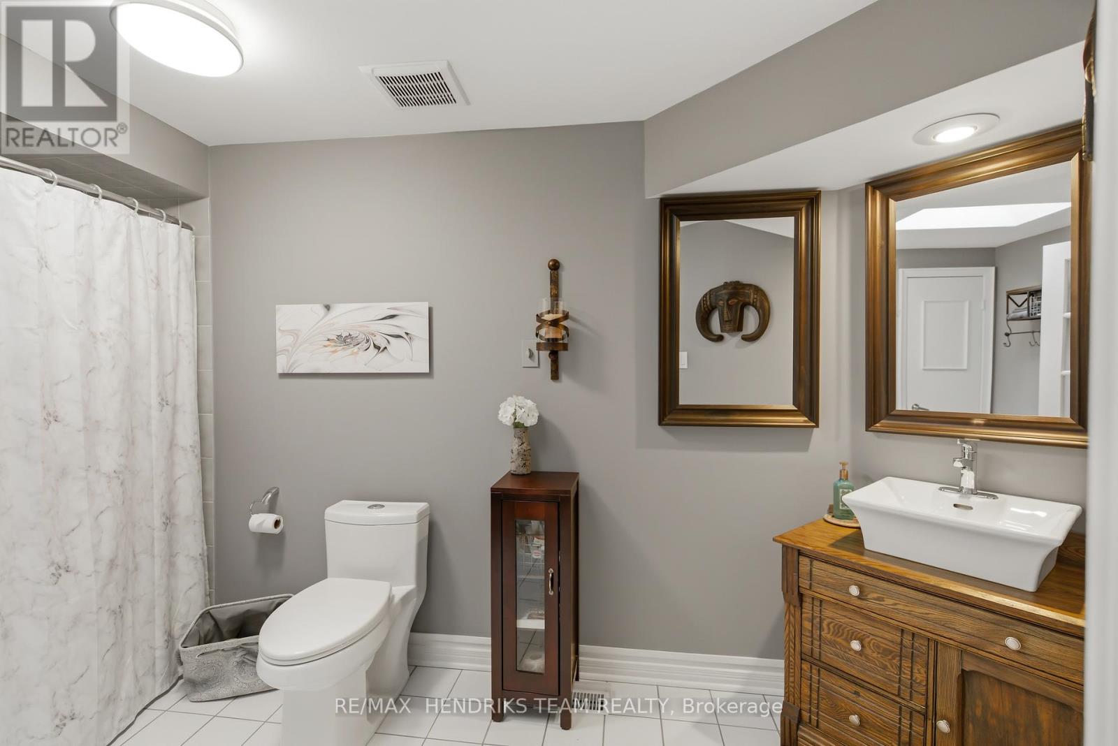 8 - 10 Elderwood Drive, St. Catharines, Ontario  L2S 3G4 - Photo 24 - X12961186