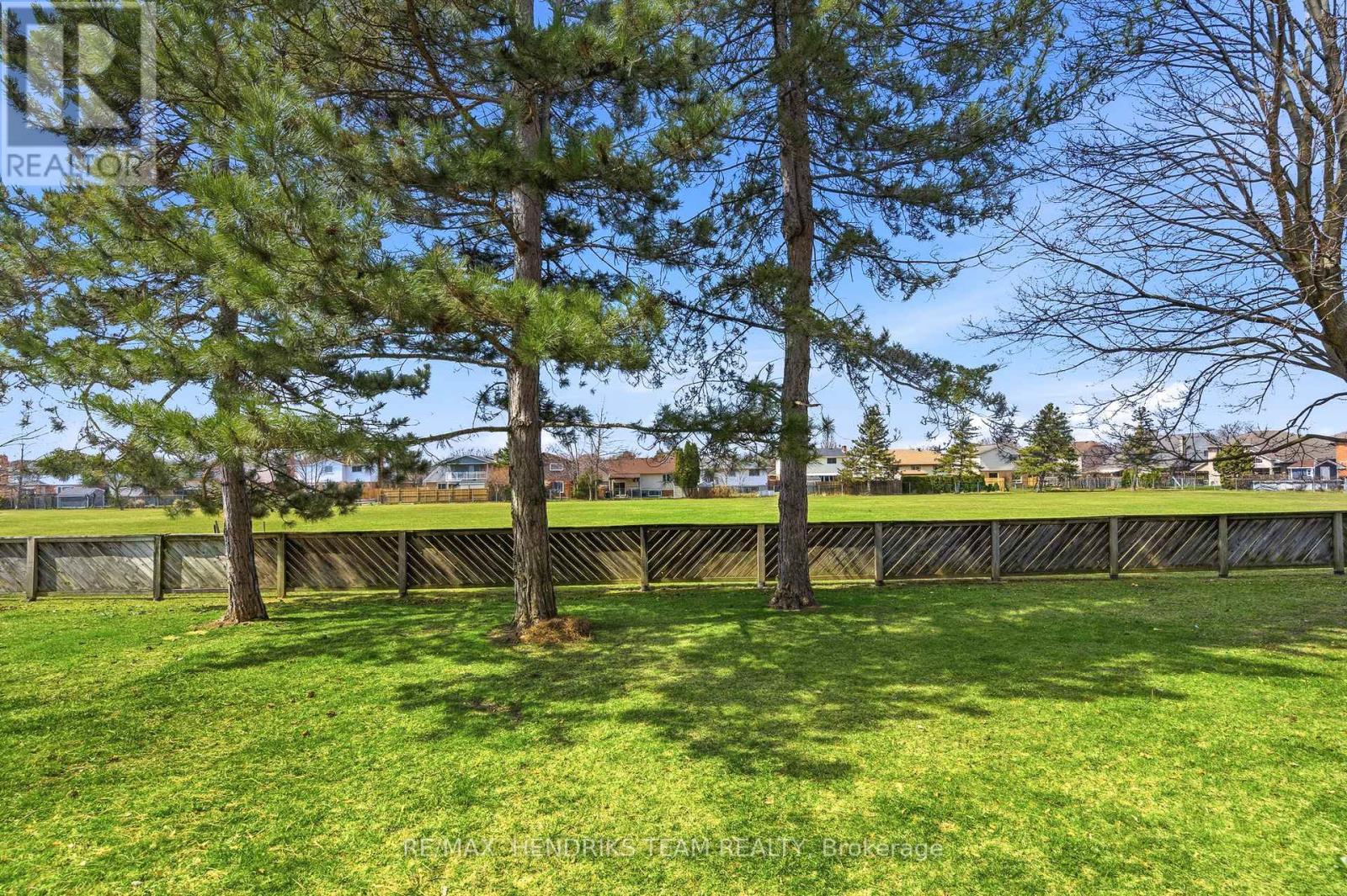 8 - 10 Elderwood Drive, St. Catharines, Ontario  L2S 3G4 - Photo 29 - X12961186