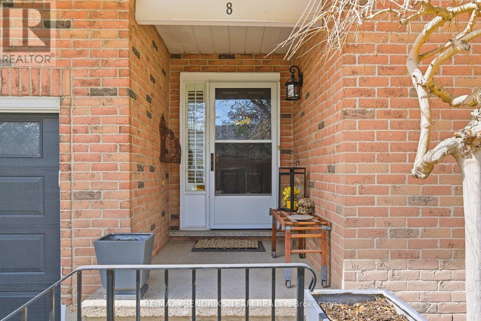 8 - 10 Elderwood Drive, St. Catharines, Ontario  L2S 3G4 - Photo 3 - X12961186