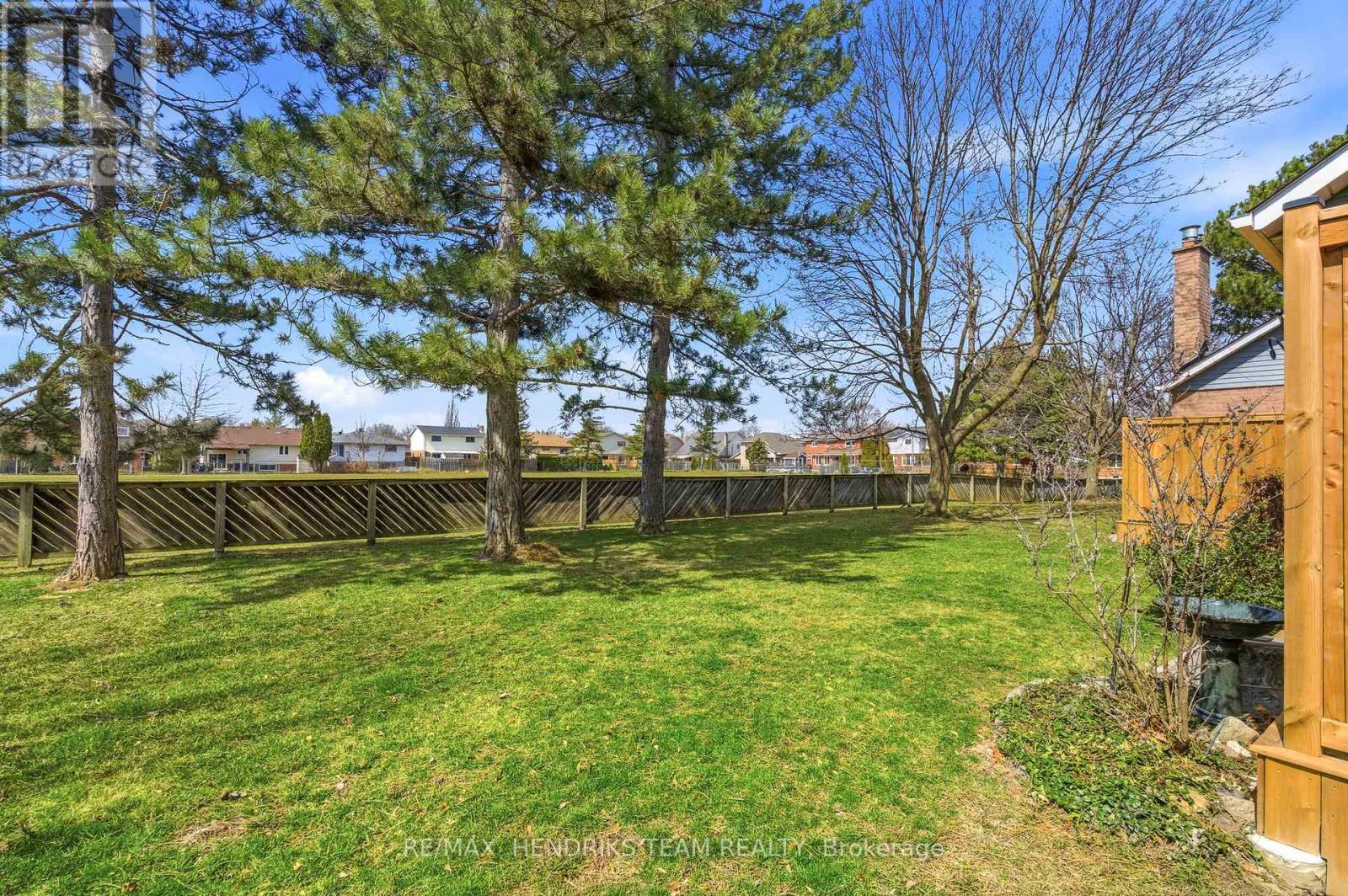 8 - 10 Elderwood Drive, St. Catharines, Ontario  L2S 3G4 - Photo 30 - X12961186